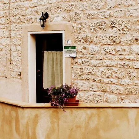 L'arco Di Fondarca N.16 * كاغلي